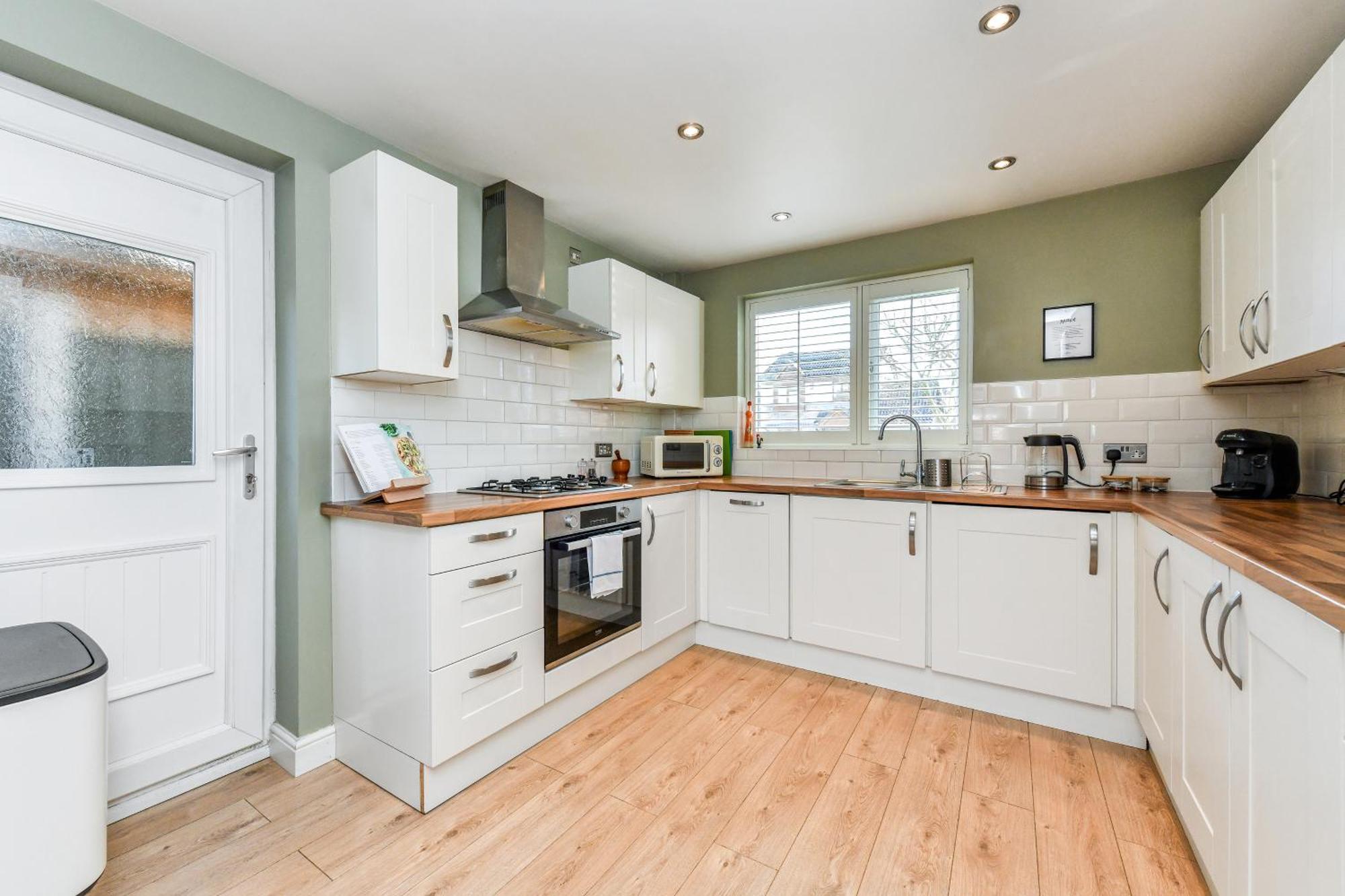 Beautiful Next To Lakes And River Nottingham