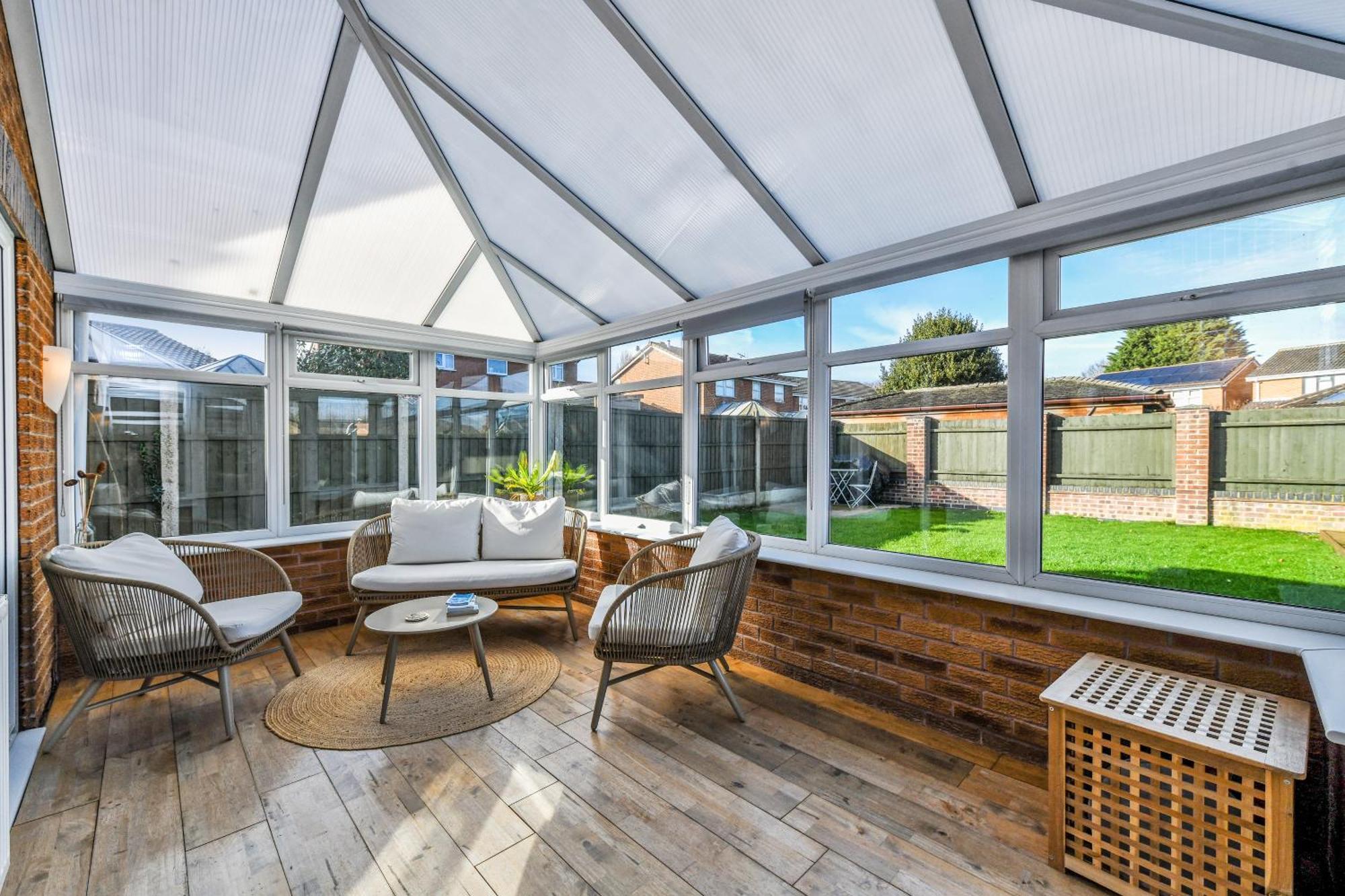 Beautiful Next To Lakes And River Nottingham